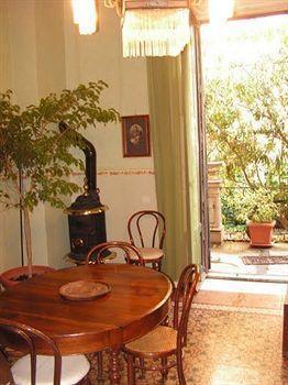 The Garden Bed & Breakfast 4*